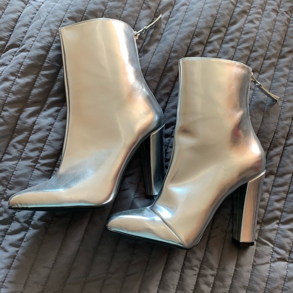 Zara Silver short boots with heel - Picture 2 of 4